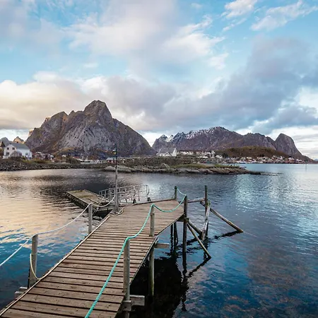 Magnusbua, Traditional Rorbu In Reine, Lofoten * Moskenes