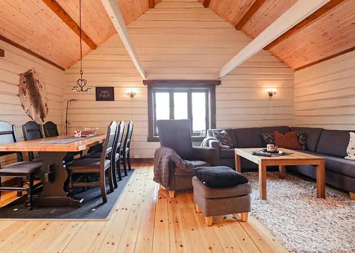 Magnusbua, Traditional Rorbu In Reine, Lofoten * Moskenes