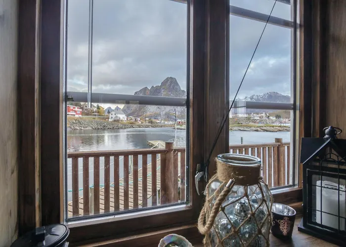 Magnusbua, Traditional Rorbu In Reine, Lofoten